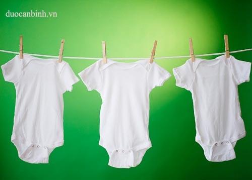 Quần áo cho trẻ sơ sinh